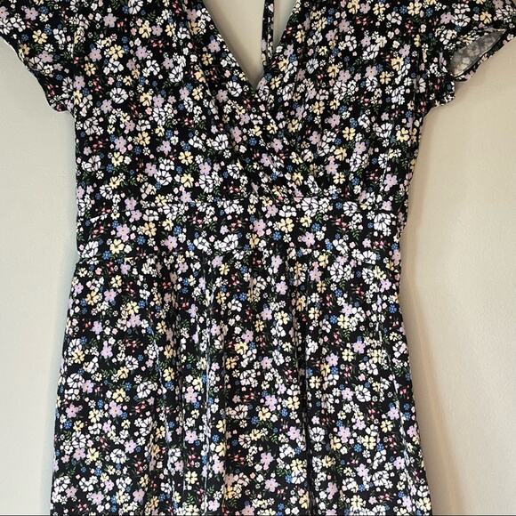 Divided H&M Black Floral Romper Size Medium - Picture 8 of 13